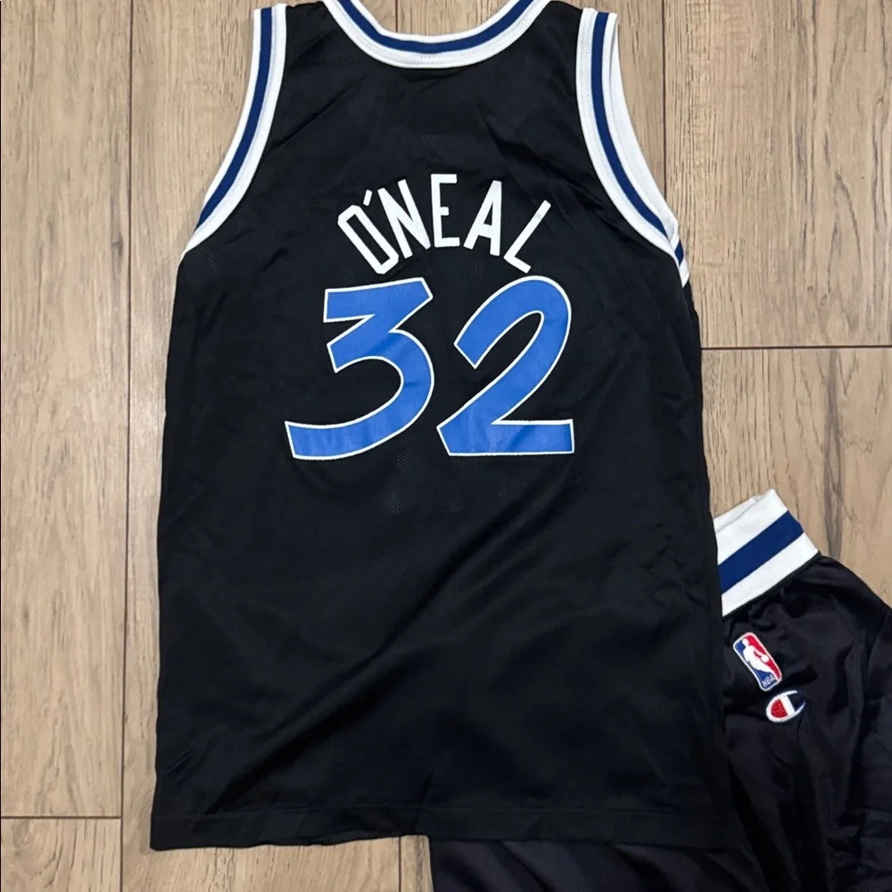 Vintage Champion Orlando Magic Shaquille O'Neal #32 Jersey (L) and Shorts (XL)